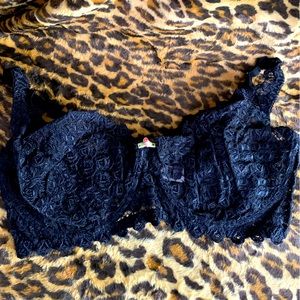 40DD Victoria’s Secret black lace bra